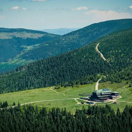 19 アパート シクラルスカ・ポレンバ