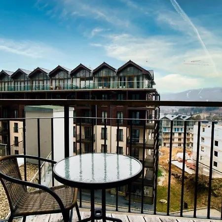 19 アパート シクラルスカ・ポレンバ